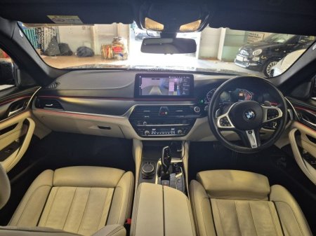 2021 BMW 5-Series - photo 9