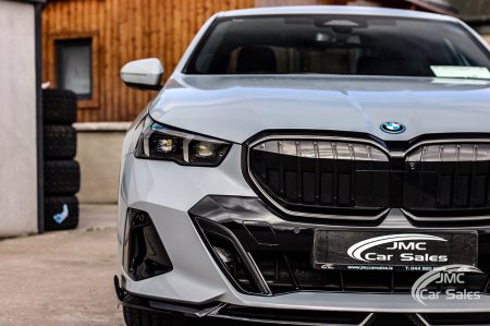 2024 BMW 5-Series - photo 8