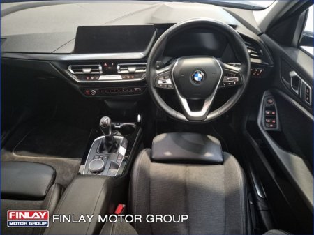 2023 BMW 1-Series - photo 2