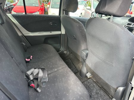 2007 Toyota Vitz - photo 25