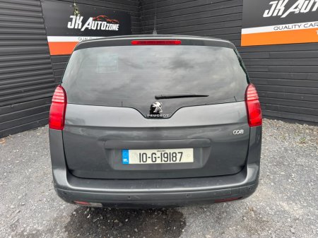 2010 Peugeot 5008 - photo 5