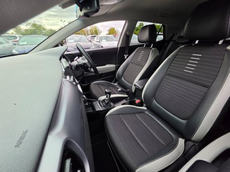 2017 Kia Stonic - photo 28