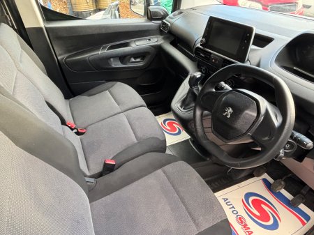 2020 Peugeot Partner - photo 18
