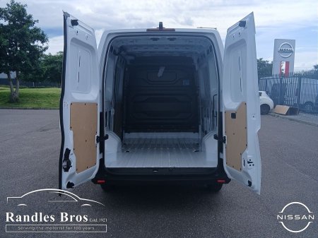 2026 Nissan Interstar - photo 13