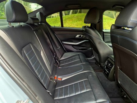 2023 BMW 3-Series - photo 14