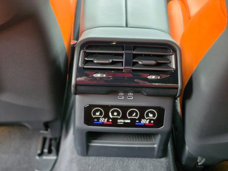2025 BMW M5 - photo 22
