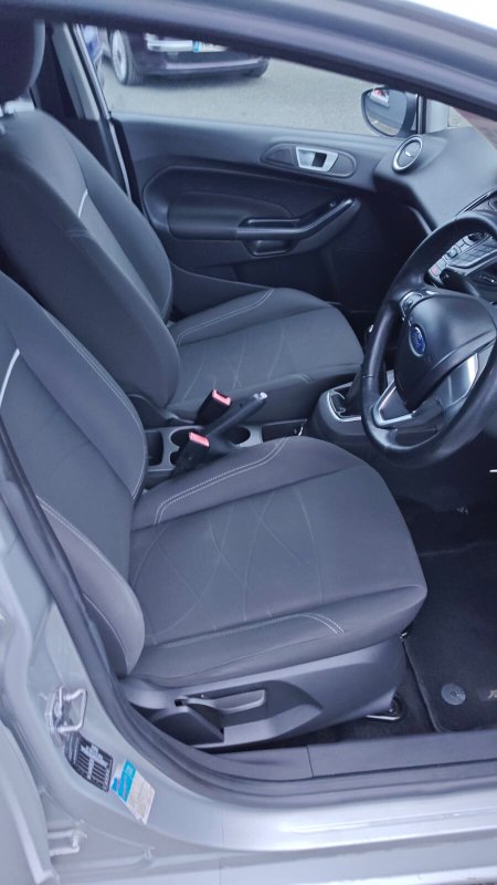 2015 Ford Fiesta - photo 19