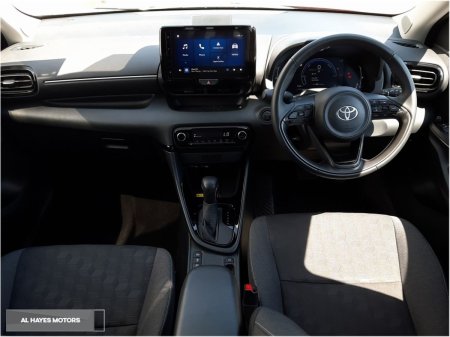 2024 Toyota Yaris - photo 2