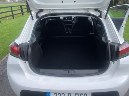 2022 Peugeot 208 - photo 5