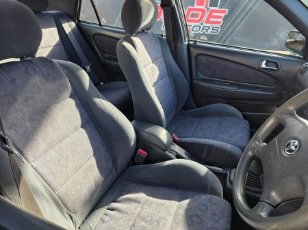 2001 Toyota Corolla - photo 8
