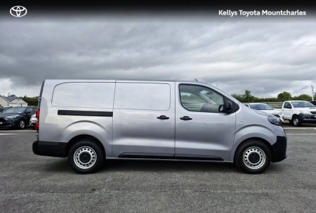 2025 Toyota Proace - photo 3