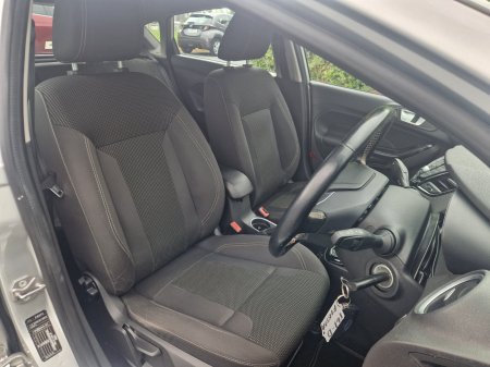 2016 Ford Fiesta - photo 6