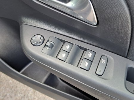 2025 Opel Corsa - photo 32