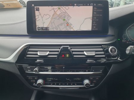 2022 BMW 5-Series - photo 8