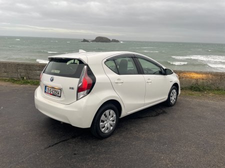 2017 Toyota Aqua - photo 4