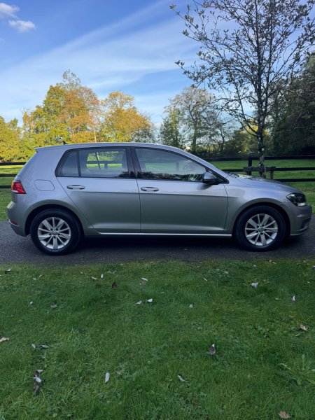 2019 Volkswagen Golf - photo 2