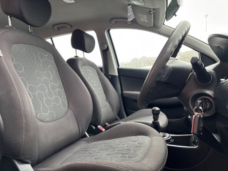 2010 Hyundai i20 - photo 18