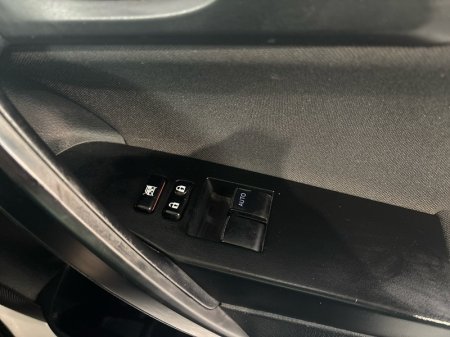 2017 Toyota Auris - photo 14
