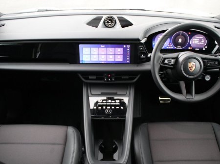 2026 Porsche Macan - photo 3