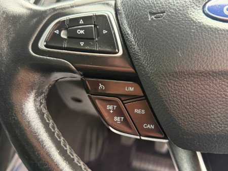 2017 Ford Focus - photo 14