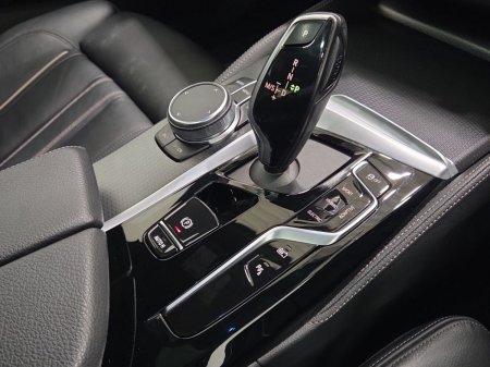 2022 BMW 5-Series - photo 10