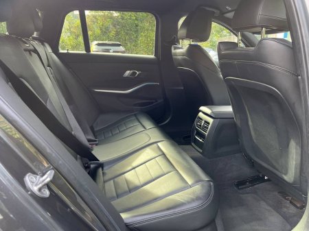 2022 BMW 3-Series - photo 8