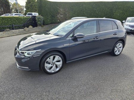 2021 Volkswagen Golf - photo 2
