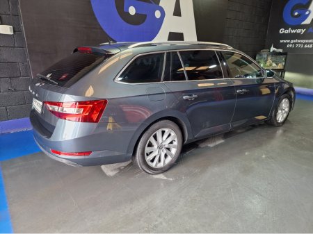 2022 Skoda Superb - photo 10