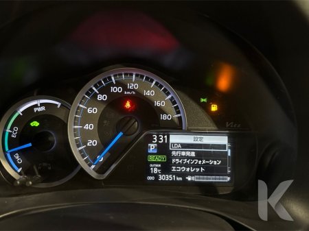 2019 Toyota Vitz - photo 18