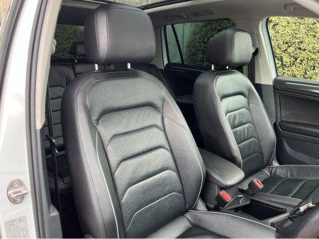2020 Volkswagen Tiguan - photo 14