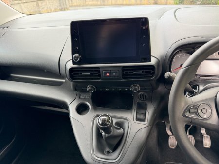 2021 Vauxhall Combo - photo 10