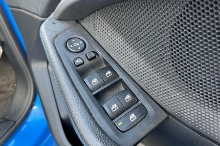 2023 BMW 1-Series - photo 16
