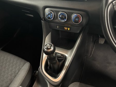 2023 Toyota Yaris - photo 15