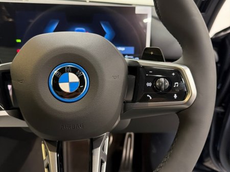 2026 BMW 5-Series - photo 17