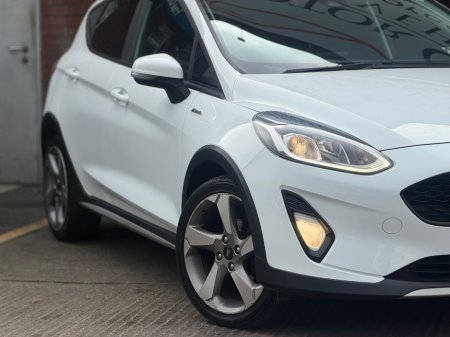 2020 Ford Fiesta - photo 17