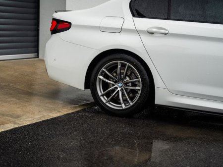 2021 BMW 5-Series - photo 3
