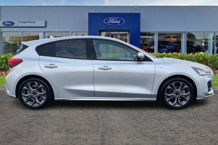 2023 Ford Focus - photo 3