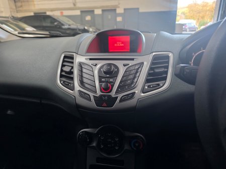2011 Ford Fiesta - photo 9