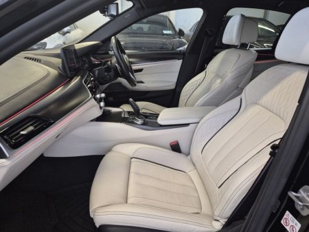 2021 BMW 5-Series - photo 7