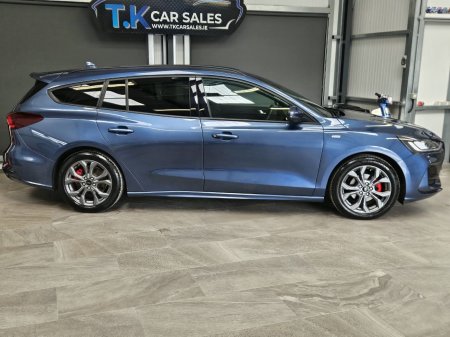 2023 Ford Focus - photo 2
