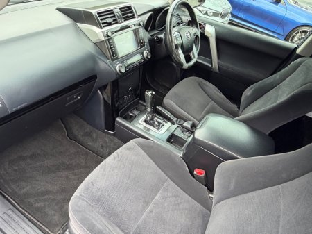 2017 Toyota Land Cruiser - photo 16