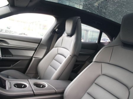 2026 Porsche Taycan - photo 5