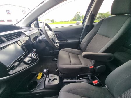 2019 Toyota Aqua - photo 18