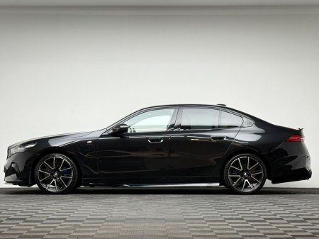 2024 BMW 5-Series - photo 4