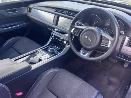 2016 Jaguar XF - photo 7