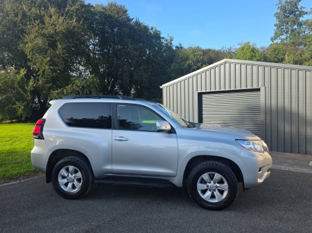 2021 Toyota Land Cruiser - photo 2