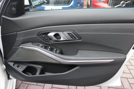 2021 BMW 3-Series - photo 10