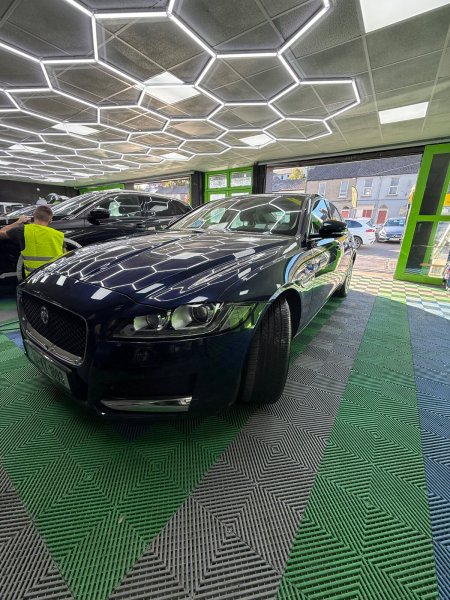 2016 Jaguar XF - photo 3