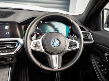 2022 BMW 3-Series - photo 14