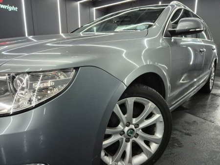 2010 Skoda Superb - photo 2